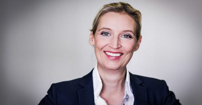 Herzchen für Donald: Alice Weidel (AfD) zieht positive Trump-Bilanz